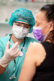 Douleurs, fièvre, cas de thrombose, quels effets secondaires ? Quels Pourront Etre Les Effets Secondaires Du Vaccin Covid 19 Covireivac