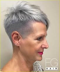 Kurze frisuren für das jahr 2015. Kurze Frisuren Fur Altere Frauen Uber 50 Frisur Trend Frisuren Kurz Frisuren Fur Altere Frauen Haarschnitt Kurz
