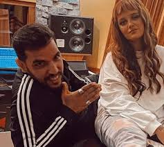 O músico compôs «só por ela», a música que arrecadou 12 pontos do televoto e 10 pontos do júri. Mais Proximos Que Nunca Carolina Deslandes Mostra Se Quase Nua E Diogo Clemente Faz Declaracao De Amor Nacional Flash