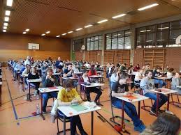 Weniger gut ist das vor allem dann stell dich vor einen spiegel, schau dir selbst in die augen und dann sag dir einfach mal selbst die meinung! Zur Abi Prufung Mit Mundschutz Co N Land