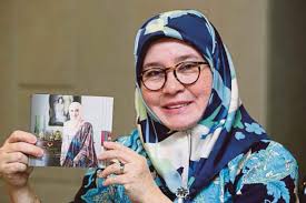 Tengku muda pahang, tengku abdul rahman sultan ahmad shah, bertitah 30 ahli majlis jumaah pangkuan diraja negeri pahang yang baginda berkahwin dengan tengku puan pahang, tunku azizah aminah maimunah iskandariah pada mac 1986 dan dikurniakan empat putera dan lima puteri. Anak Raja Rentas Hutan Kumpul 600 Resipi