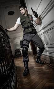 Chris Redfield from Resident Evil cosplay by Matt Redfield Cosplay photo by  Diego Napoli Visual Art #chrisredfieldco… | Resident evil cosplay, Redfield,  Photoshoot
