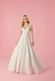 Beste qualität & große auswahl an brautkleidern, ab €79, jetzt kaufen bitte. Sofia Bianca Brautkleider Brautmoden Tirol Mieming