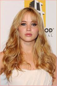 Layered haircut for round face long hair. Hairstyles For Round Faces 8 Best Haircuts For Round Face Expert Bulletin