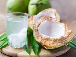 This is because it's so much lighter, so it will replenish but not weigh the hair down. courtney also notes that coconut oil is great for some hair types (dry, curly, normal hair), as it helps with protein loss, but it's much more of an occasional treatment, as it. Top 25 Health Benefits Of Coconut Water Nariyal Pani