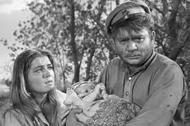 Она могла построить блестящую карьеру в голливуде и стать звездой мирового экрана, но предпочла отечественные театральные подмостки и съемки в малобюджетных советских фильмах. Lyudmila Chursina Biografiya Lichnaya Zhizn Foto Filmografiya Rabota V Teatre Sluhi I Poslednie Novosti 2018 Biografii