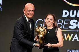 Les rencontres entre ces deux rivaux sont parfois tendues, et la dta (direction technique de l'arbitrage) a choisi de confier les rênes de cette confrontation à stéphanie frappart. Pierluigi Collina Rend Hommage A Stephanie Frappart International Arbitrage 2 Janvier 2021 Sofoot Com