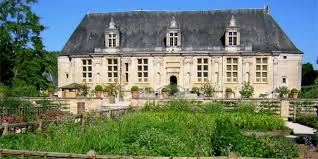 Joinville Chateau Edifie Entre 1533 Et 1546 Par Le Premier Duc De Guise Le Chateau De Joinville Est L Un Des L Architecture Francaise Chateau France Chateau