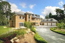 Your destination for buying luxury villas in england, united kingdom. The Modern Surrey Villa In England With An Impressive Tv Room