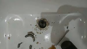 Use hammer and pry bar to remove tiles from around the remove the drain flange with a dedicated drain flange removal tool, or stick a pair of needle nose selecting the right bathtub or bathtubs for your space, your body, and your wallet can prove to be. How To Remove Stuck Tub Drain With Broken Cross Member Doityourself Com Community Forums