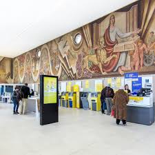 Poste à lyon 7e (69). Bureau De Poste De Lyon Bellecour Lyon France