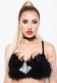 Justine DiVanna On How To Cultivate Connection & Community In A Click to  Connect World