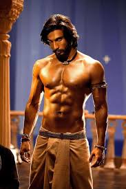 Shakespeare'in ünlü hikayesi romeo ve juliet'in farklı bir uyarlaması. Ranveer Singh As Ram In Ram Leela Ranveer Singh Indian Male Model Celebrity Workout