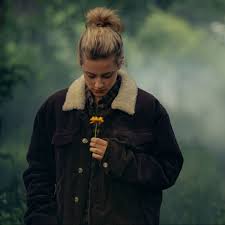 Lili Reinhart Como Grace Town Em Chemical Hearts In 2020 Lili Reinhart Lilli Reinhart Lili Reinhart And Cole Sprouse