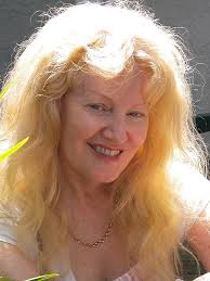 SHOOT THE WOMEN FIRST: Davison, Andrea, Doe, Tom: 9780999602003:  Amazon.com: Books