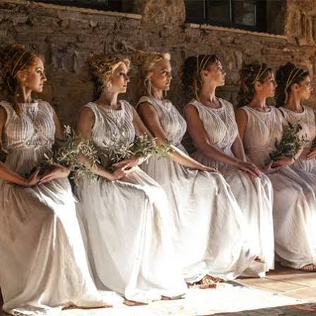 Sacerdotesse Greche - Hostess per Eventi Amichevoli del Libro | Scarlett Entertainment GRECIA