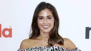 Das offizielle musikvideo zum song ich von sarah lombardi hol dir den song jetzt hier: 2021 Sarah Lombardi This Is How The Lockdown Works With Son Alessio