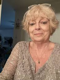 Hello everyone I'm 61 years old, I made my own birthday cake🍰, and now I  want 10 Thousands good wishes 🎂🍰🍰❤️️❤🙏🙏