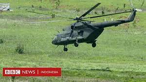 Helikopter yang terbang dari labuan bajo, nusa tenggara timur, menuju bandar udara internasional lombok itu dipiloti kapten kustiyadi. Helikopter Tni Yang Membawa 12 Orang Hilang Kontak Di Papua Bbc News Indonesia