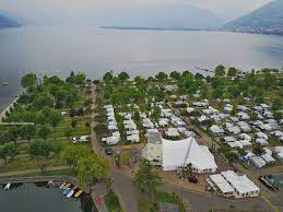 In tenero, am schweizer seeufer des lago maggiore, empfängt das campofelice camping village seine gäste mit einem 15 hektar grossen. Wohnmobilstellplatz Tenero Contra Schweiz