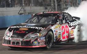The 2006 nascar nextel cup season started at daytona international speedway on sunday, february 12 jamie mcmurray 26. Going Good Kevin Harvick Takes Phoenix Cup Race Stands Atop The Busch Standings