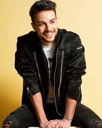 «ο άρης μακρής ήθελε ένα εκατομμύριο για να είναι στην παράσταση». 10 Pragmata Poy Den Gnwrizete Gia Ton Arh Makrh All4z