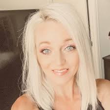 Amber Gillam's Instagram, Twitter & Facebook