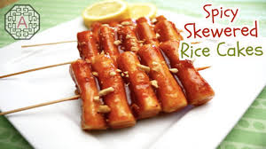 All kebabs require skewers and skewers are made from a variety of materials, including wood, bamboo, and metal. Korean Spicy Skewered Rice Cakes ë–¡ê¼¬ì¹˜ Tteokggochi Aeri S Kitchen Youtube