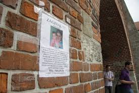 Próbując je ominąć, kierowca stracił panowanie nad pojazdem, a samochód się wywrócił. Kto Widzial 21 Letniego Piotra Mroza Kurier Lubelski