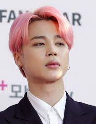 Cabelo Colorido Masculino Dica De Estilo Para Homens Marco Da Moda Bts Jimin Cabelo Colorido Foto Jimin O cabelo azul masculino irá conferir muito mais vivacidade ao seu look, fazendo com que você combinar o azul com tonalidades complementares como o verde, rosa e roxo pode ser uma ótima. cabelo colorido masculino dica de