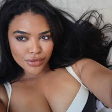 Lizzie Ware (@thelizzieware) • Instagram photos and videos