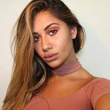 Jenny Brooks's Instagram, Twitter & Facebook