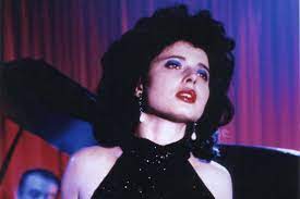 Dall'omonimo film di david lynch (1986). Deciphering The Wardrobe Of Blue Velvet S Femme Fatale Another