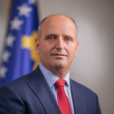 Të dashur miq, Të nderuar qytetarë, Veprimtarë, përfaqësues të strukturave  dhe anëtarë të LDK-së. Sonte po e përmbyllim një vit kalendarik, vit i  shumë punëve, e angazhimeve, për ta filluar vitin 2022