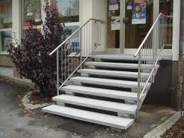 Pin Von Vane Salvaggio Auf Escalier In 2020 Hauseingang Treppen Treppe Aussen Treppe