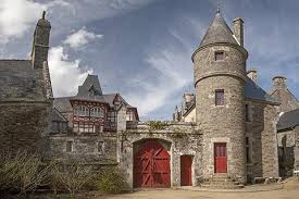 The château de pontevès is a ruined castle in the commune of pontevès in the var département in provence, southern france. Visiter Pontivy Guide De Voyage Et Information De Tourisme Pour Pontivy Morbihan Bretagne
