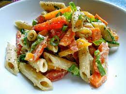 Salada Colorida De Macarrao Vegana