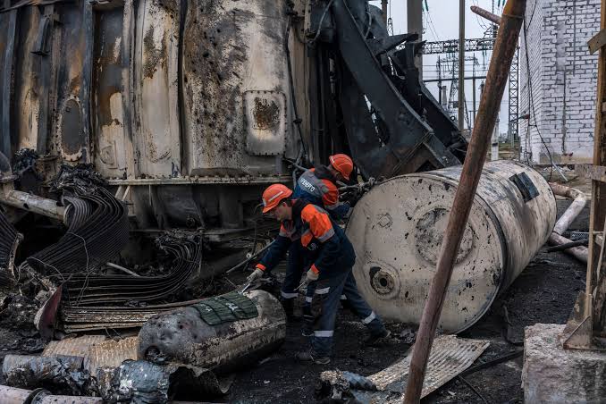 For Ukraine, Keeping the Lights On Is One of the Biggest Battles - The New  York Times