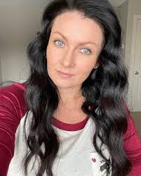 Aimee Curry's Instagram, Twitter & Facebook