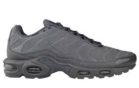 Nike Air Max Plus Tuned 1 Grey Eu Kicks Sneaker Magazine Nike Running Shoes Women Nike Air Max Nike Free Shoes
