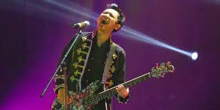 No chords automatically detected in _bondan_.mid for the clean guitar instrument. Lirik Dan Chord Lagu Bunga Dari Bondan Prakoso Feat Fade2black Halaman All Kompas Com