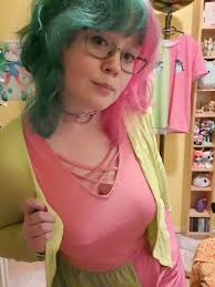 Color theory is so real! Pink and green look Stunning