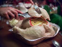 One aspect of eating raw is figuring out healthy, creative ways to make recipes you know and love. Layer Cake That Looks Like A Raw Thanksgiving Turkey