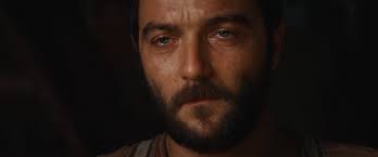 Hans landa goes outside and aims his pistol at her as she runs away. Luce Fotografia E Suspense In Bastardi Senza Gloria Circolo Cinematografico Enrico Pizzuti