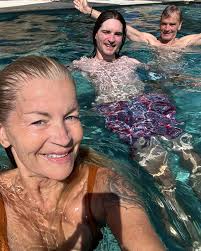 The years teach us much, which the days never knew” Ralph Waldo Emerson  Happy birthday to Me 🎂 Feeling incredibly blessed and grateful for another  amazing trip around the sun ☀️❤️🥳🎈🎊🎂🎉 Extra