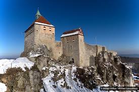 Im vorgriff darauf präsentiert er ausgewählte werke nürnberger kunst in digitaler form. Burg Hohenstein Bei Kirchensittenbach In Der Hersbrucker Schweiz In Der Frankenalb Im Nurnberger Land Mittelalterliche Burg Burgen Und Schlosser Burg