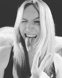 🥱 #longtongue #longtonguelewis #tonguesofinstagram #tongueout #tonguetie  #tonguetwister #tonguetricks #tongueselfie