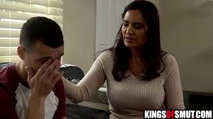 Step mom finds out that step son is into older women - XNXX.COM