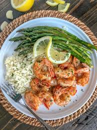 Lemon Garlic Butter Shrimp With Asparagus This Is An Easy Light And Healthy Dinner Option That Is Cooke Healthy Dinner Options Health Dinner Recipes Healthy