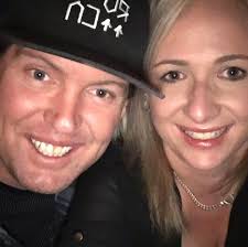 Taylor Swift and Travis Kelce announce they are engaged 🥰